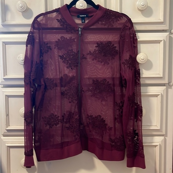 Euc Torrid Mesh Bomber. - Picture 1 of 6